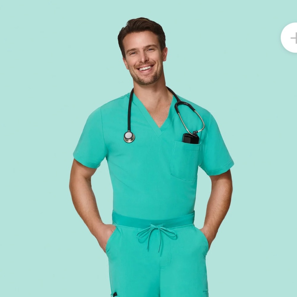 BRAND NEW! Mens Two Pocket Top Surgical Green